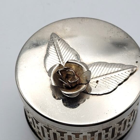 Vintage Silver-Tone Floral Finial Trinket Box Cutout Round Jewelry Vanity 80's - Picture 4 of 6